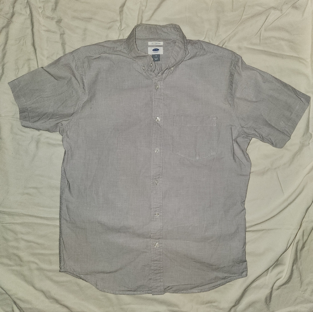 Old Navy Slim Fit Short Sleeve Button-Down Shirt with Pocket (Medium)